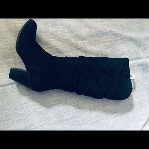 🌻Woman’s / boots /size 8.5/ color black/🌻